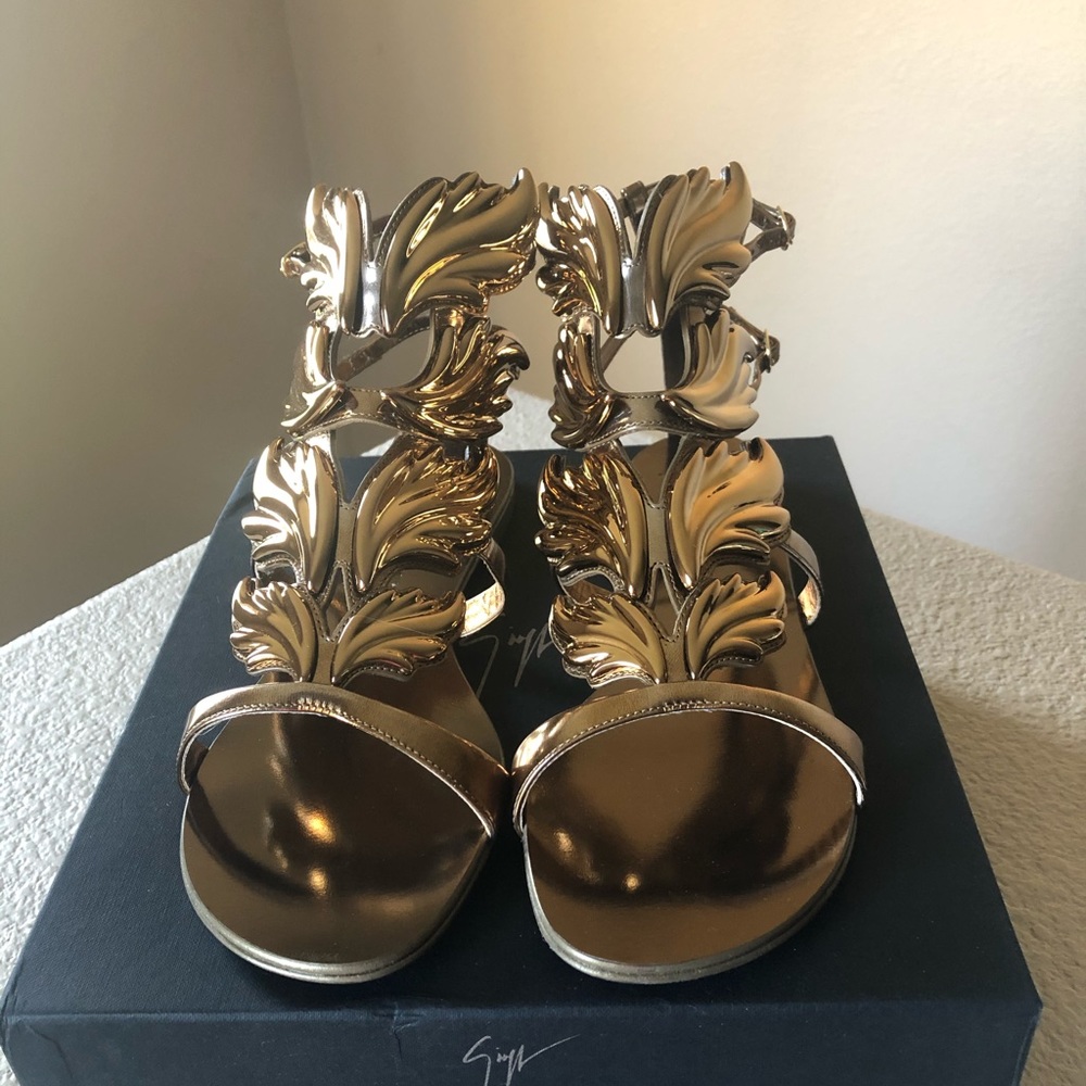 BNIB Giuseppe Zanotti Gold Leaf Cruel Summer 41